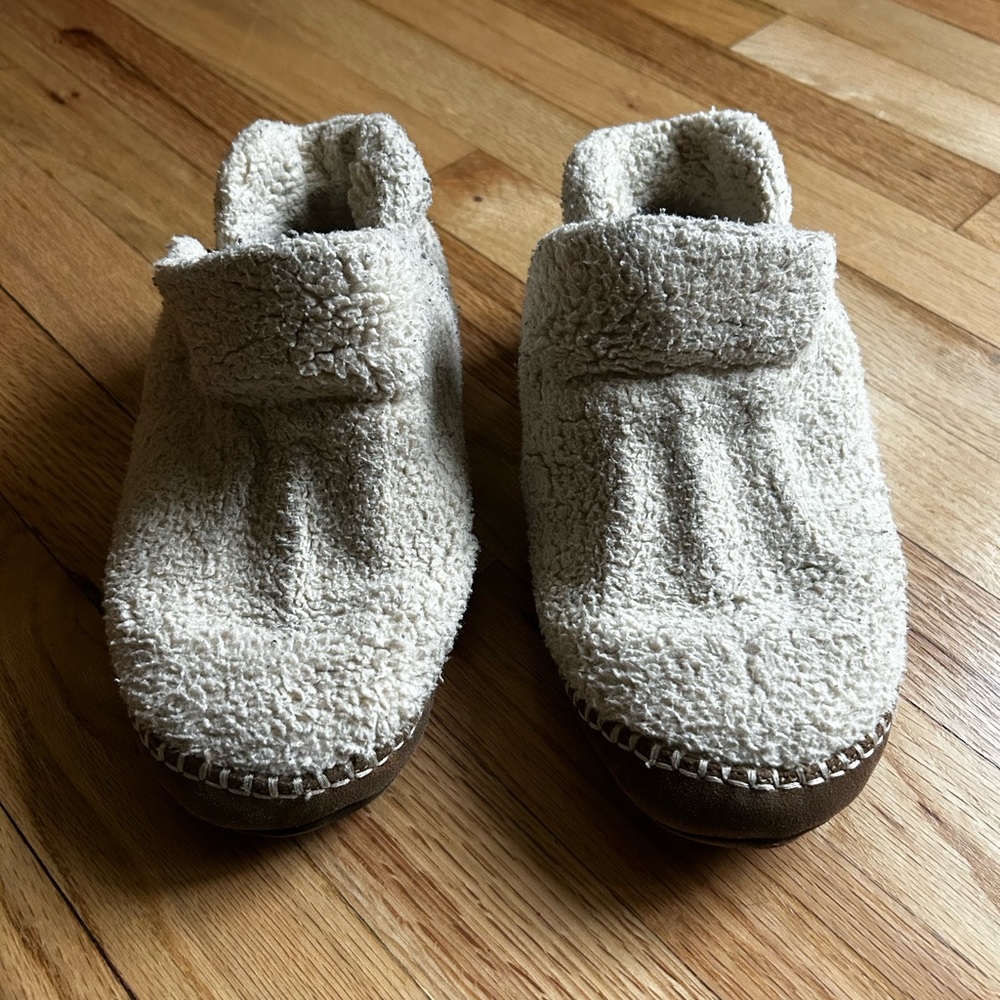 Kids L.L. Bean Tan Slippers
